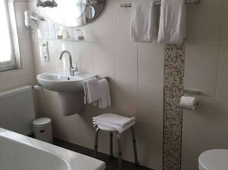 חדר סטנדרט, Feste Neustadt