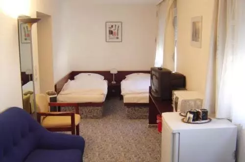 スタンダード４人部屋, & Restaurant Raisch