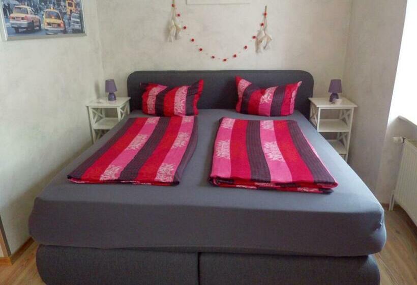 חדר סטנדרט, Zum Valwiger Herrenberg