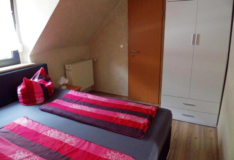 חדר סטנדרט, Zum Valwiger Herrenberg