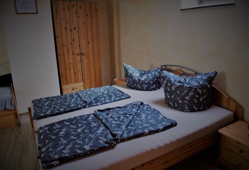 חדר סטנדרט, Zum Valwiger Herrenberg