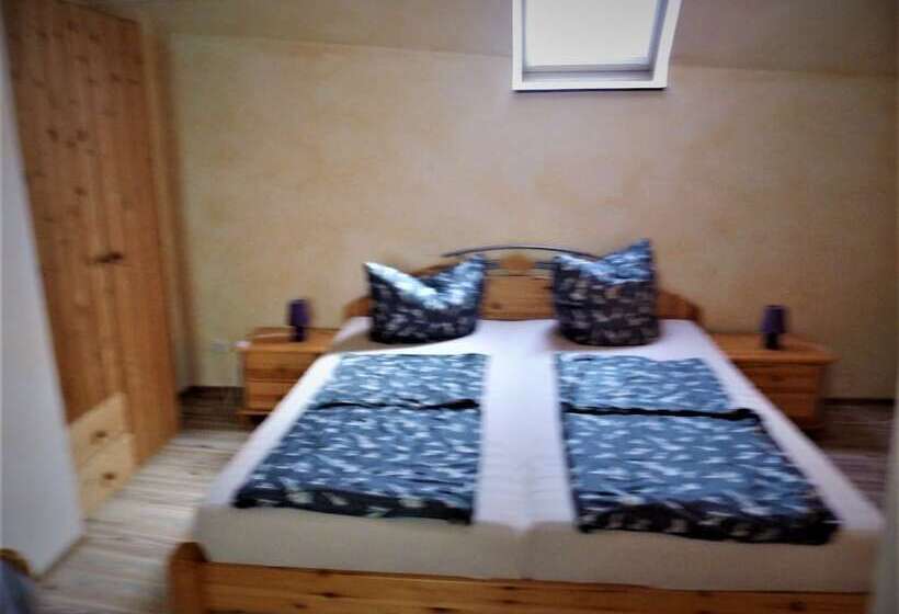 חדר סטנדרט, Zum Valwiger Herrenberg