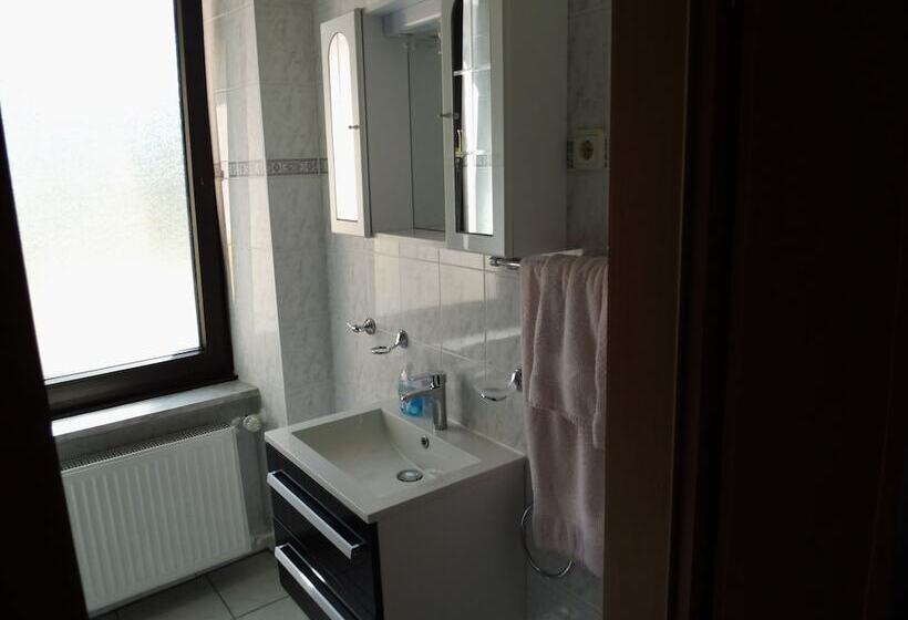 חדר סטנדרט, Zum Valwiger Herrenberg