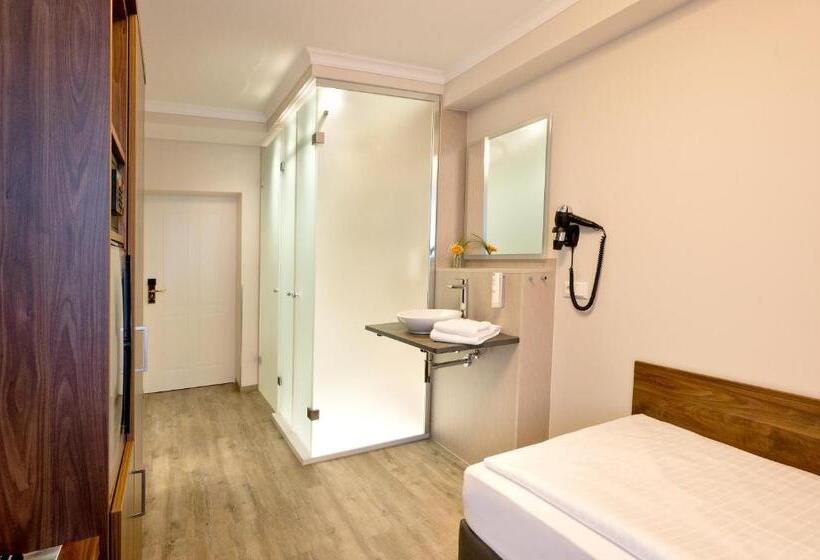 高级单人间, Schwarzer Bär Jena