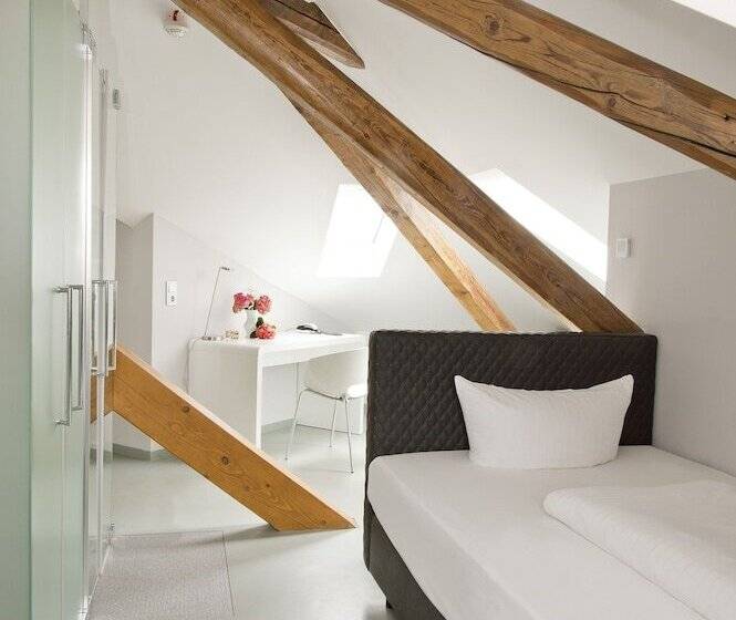 标准单人间, Schwarzer Bär Jena