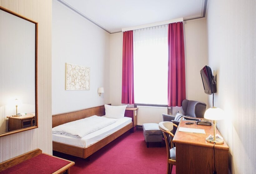 标准单人间, Schwarzer Bär Jena