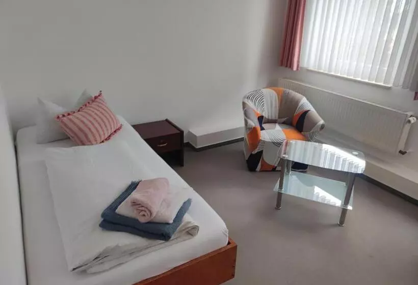 اتاق اکونومی یک تخته, Zimmer Am Jüdenhof