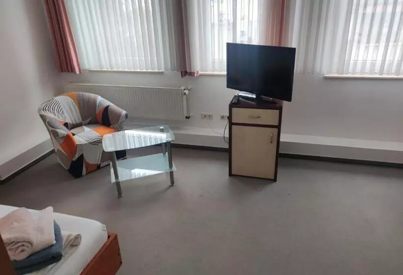 اتاق اکونومی یک تخته, Zimmer Am Jüdenhof
