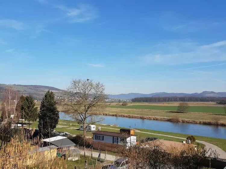 Standard Yhden Hengen Huone, Zur Burg