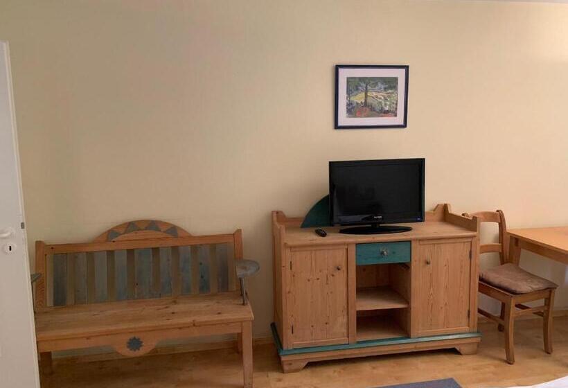 Номер Deluxe, Zwei Länder