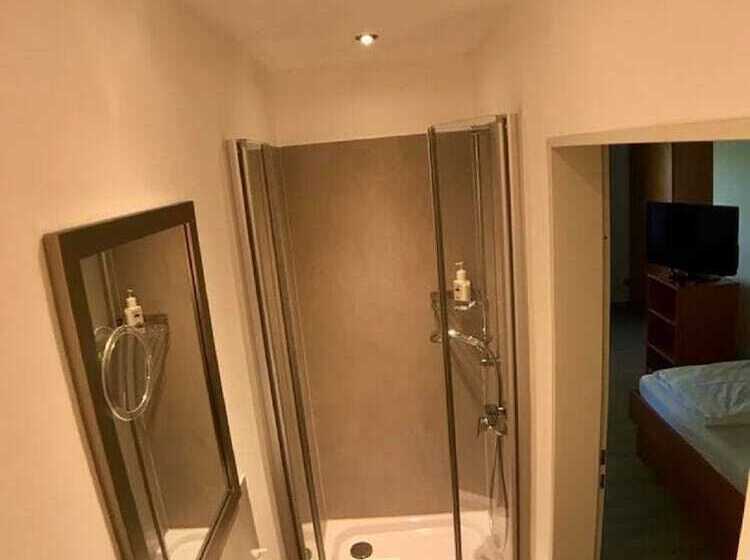 标准单人间, Landgut Voeskenshof