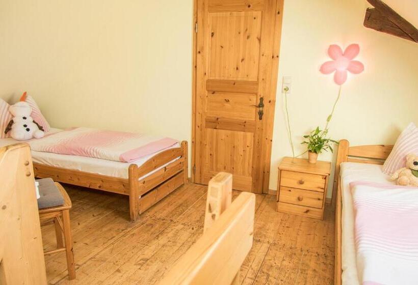 Апартаменты 3 Спальни, Landhotel & Reiterhof Schumann