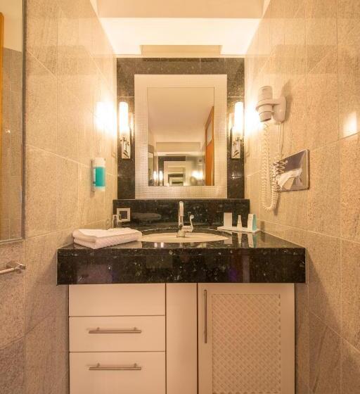 جناح جونيور مطلّ علي البحر, Michels Strandhotel Germania