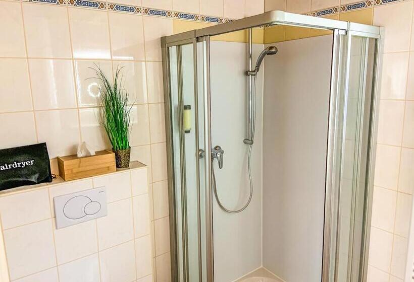 غرفة قياسية, Moselhotel Weinhaus Simon ``sauna``restaurant``eladesäule