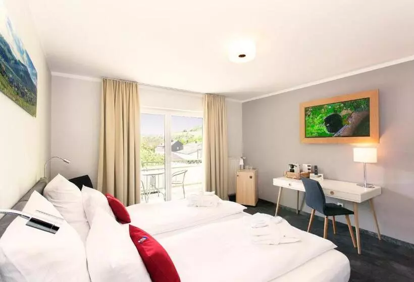 バルコニー付きデラックスルーム, Moselhotel Weinhaus Simon ``sauna``restaurant``eladesäule