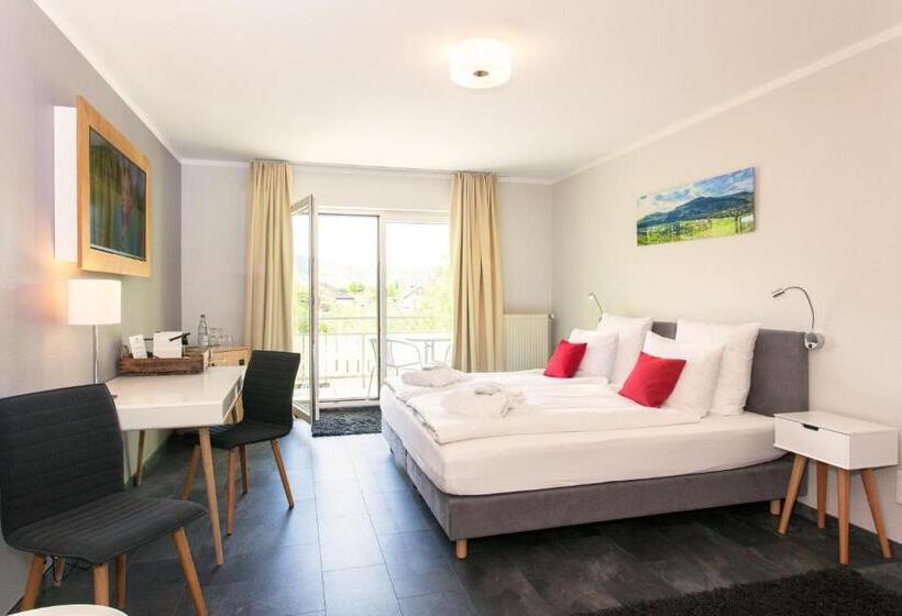 غرفة ديلوكس مزودة بشرفة, Moselhotel Weinhaus Simon ``sauna``restaurant``eladesäule