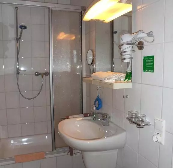 Standard Yhden Hengen Huone, Waldpension Bielefeld