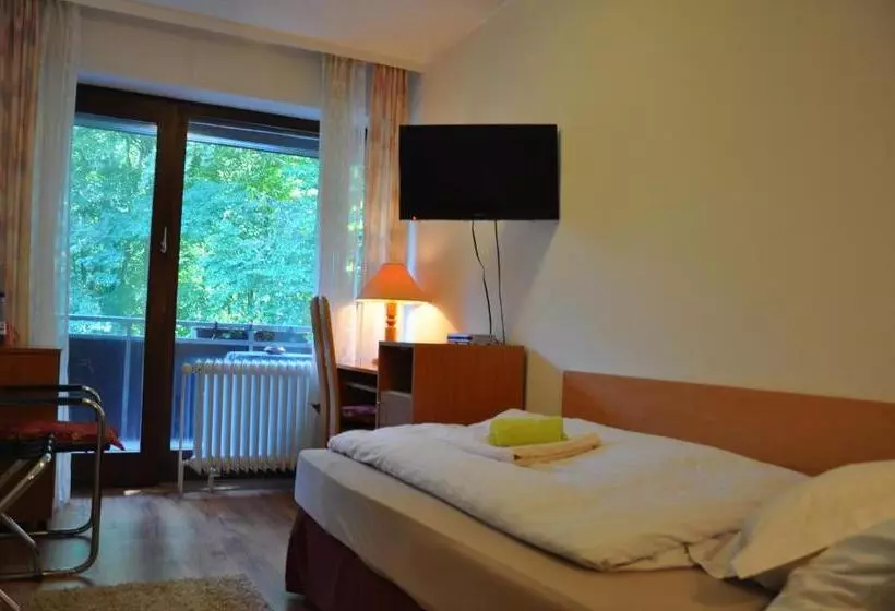 Standard Yhden Hengen Huone, Waldpension Bielefeld