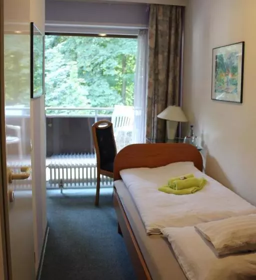 Standard Yhden Hengen Huone, Waldpension Bielefeld