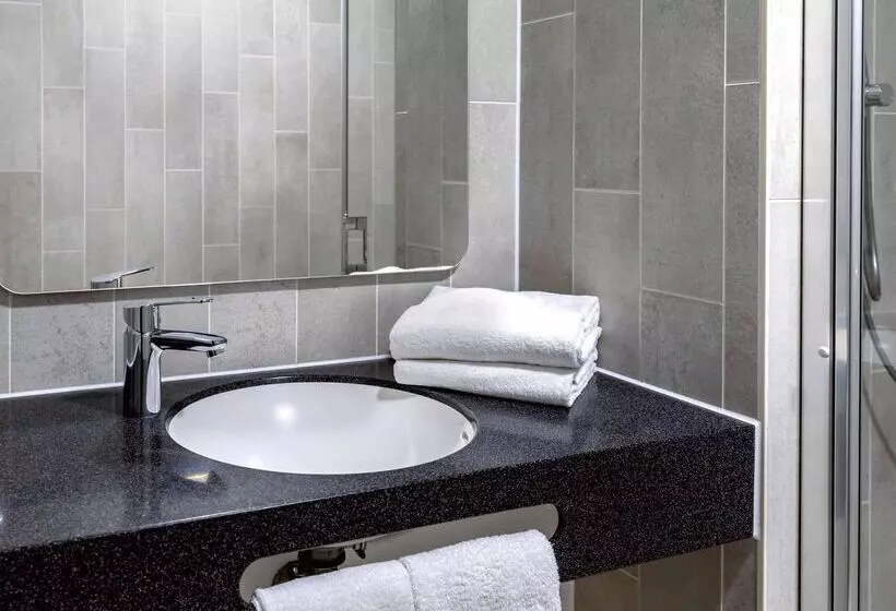 Standard Kolmen Hengen Huone, B&b Hotel Stuttgart Vaihingen
