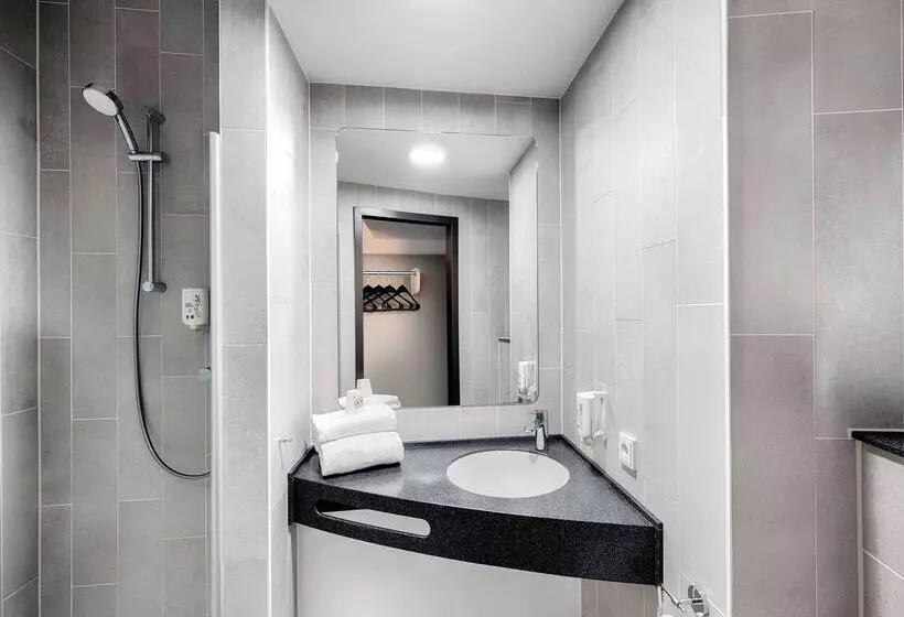 Standard Kolmen Hengen Huone, B&b Hotel Stuttgart Vaihingen