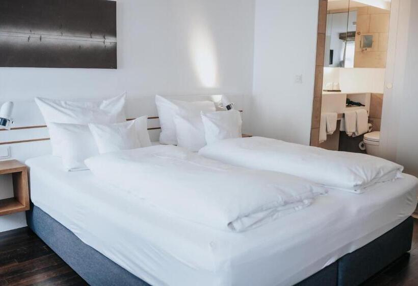 스탠다드 룸, Design Hotel & Restaurant Löwen