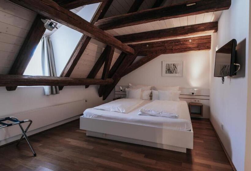 4인용 스탠다드 룸, Design Hotel & Restaurant Löwen