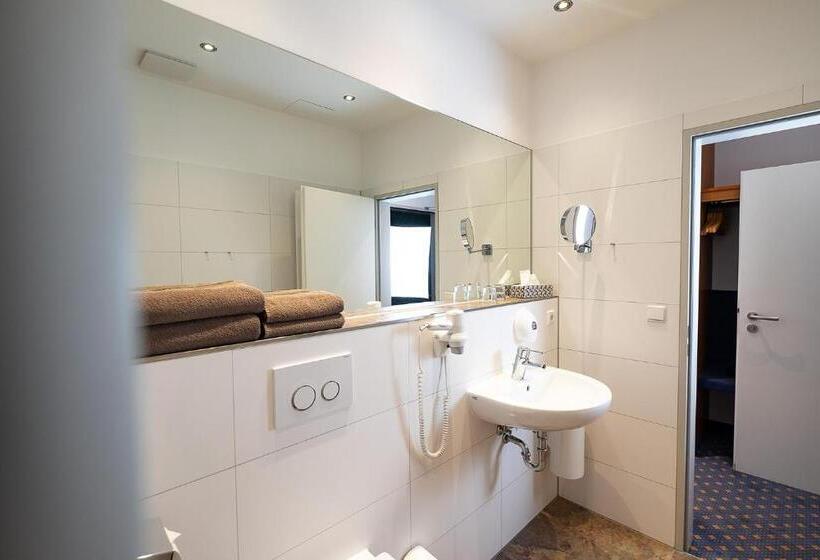 スーペリアールーム, Am Steinberg