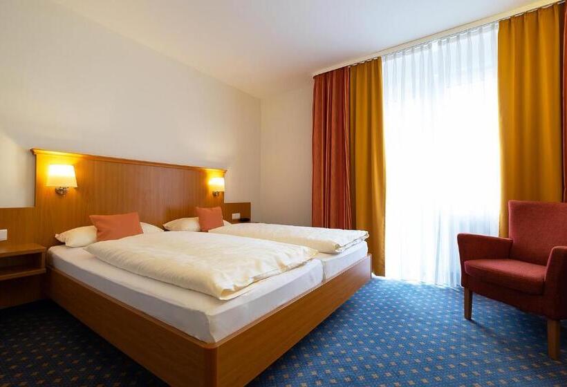 スーペリアールーム, Am Steinberg