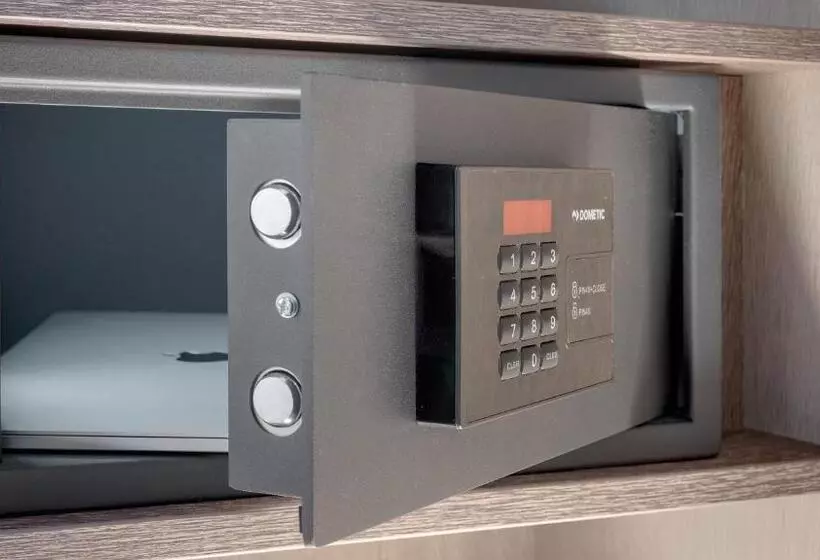 スタンダードルーム, Newton Ludwigshafen