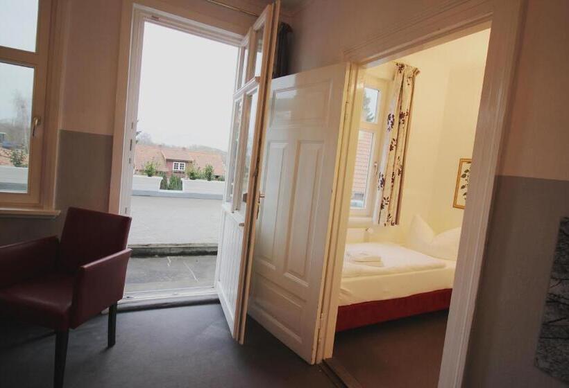 غرفة قياسية ثلاثية, Garni Zur Linde