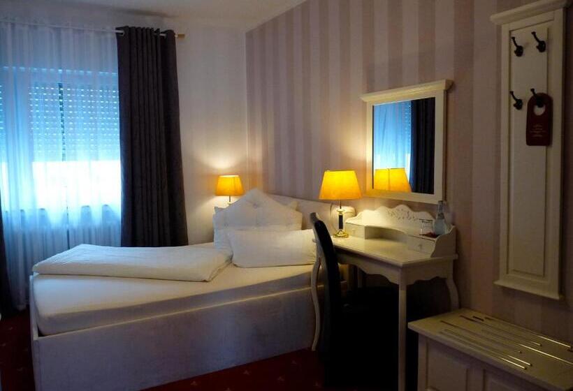 Quarto Estandar Individual, Geissler