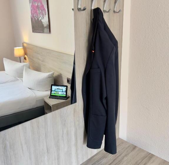 スタンダードトリプルルーム, Gute Hoffnung Pforzheim