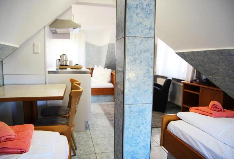 Семейный Номер, M