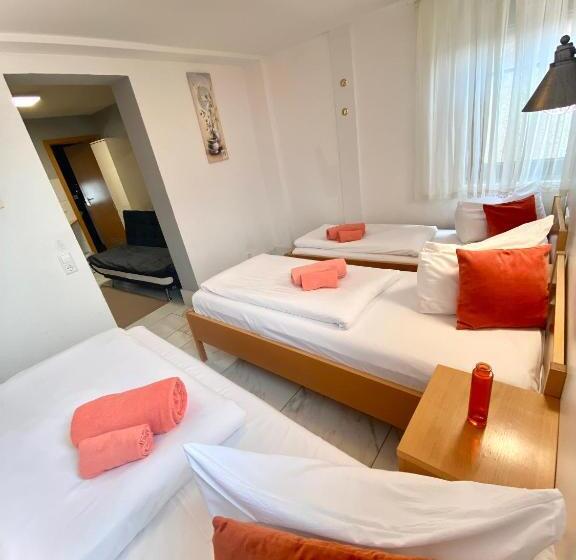 Номер Стандарт Трехместный, M