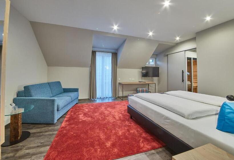 חדר דלוקס, Reiler Hof