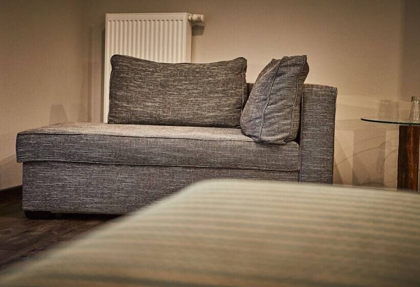 חדר דלוקס, Reiler Hof