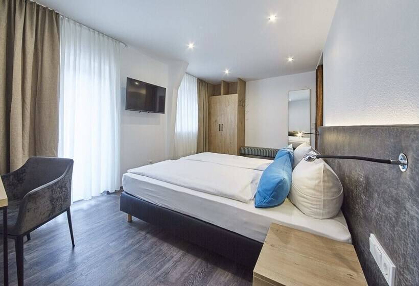 חדר דלוקס, Reiler Hof