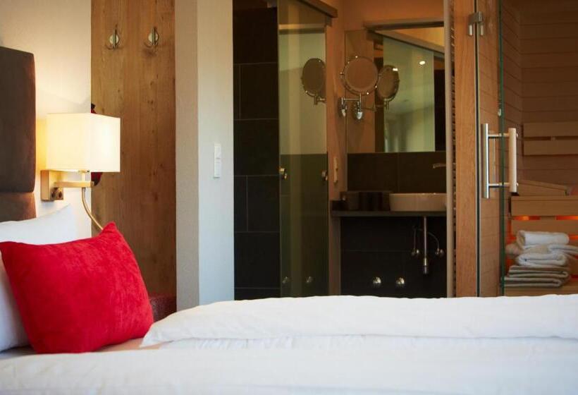 חדר דלוקס, Reiler Hof