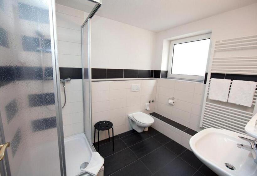 스탠다드 룸, Restaurant Engel