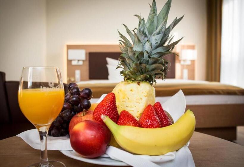 带双人床的基本房间, & Restaurant Goldener Pflug