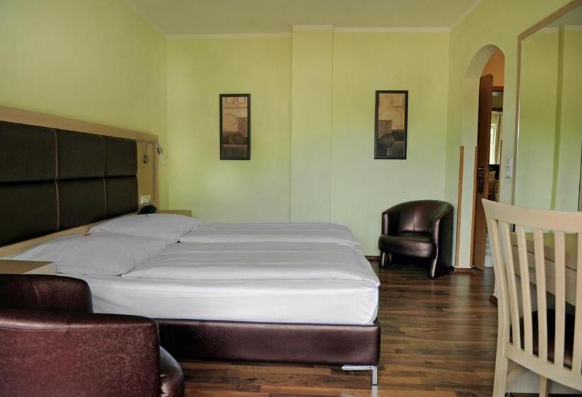 غرفة قياسية مزوَّدة بشُرفة, Tannenhof