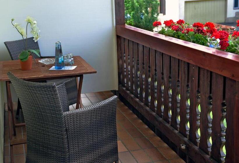 غرفة قياسية مزوَّدة بشُرفة, Tannenhof