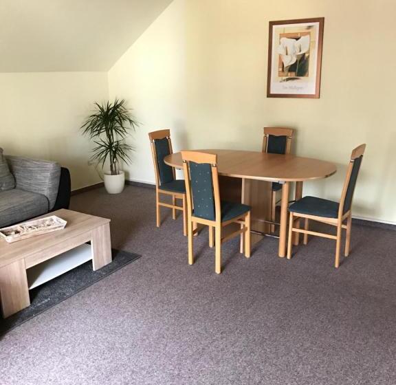 شقة غرفتين نوم مزودة بشُرفة, Tannenhof