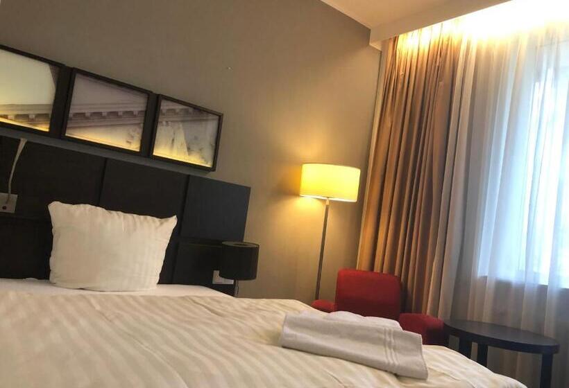 Номер Стандарт Индивидуальный, Wald