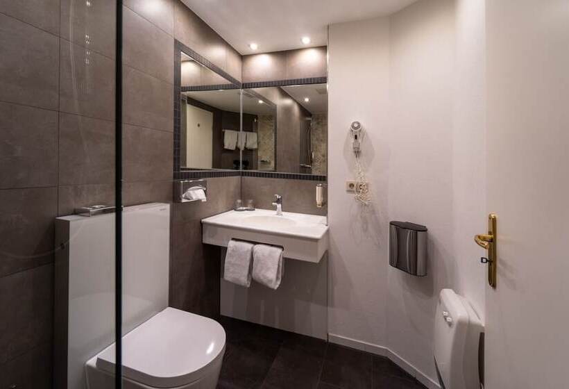 חדר סטנדרט לשלושה, Wurttemberger Hof