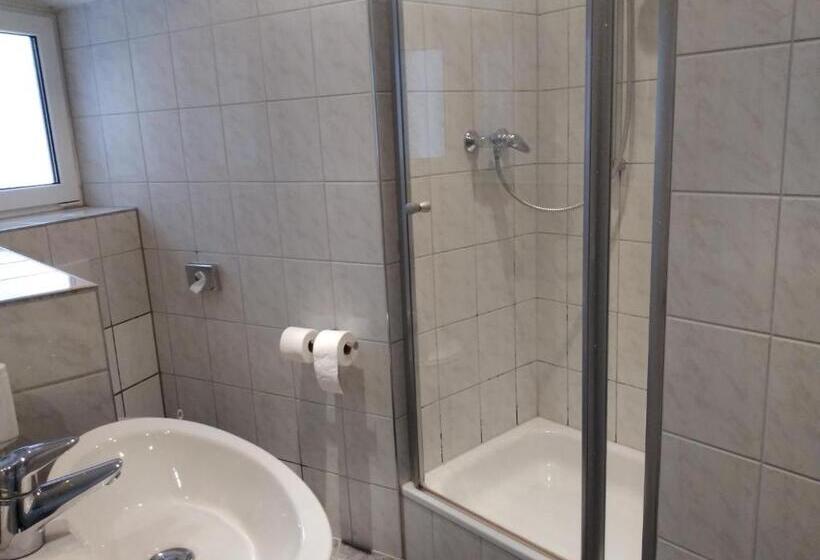 Standard Yhden Hengen Huone, Wasserturm Hotel Mannheim