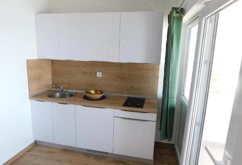 סטודיו דלוקס, Beach Villa Bozikovic