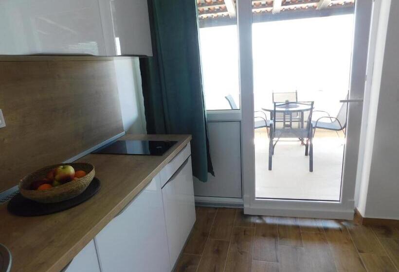 סטודיו דלוקס, Beach Villa Bozikovic