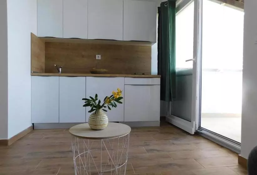 デラックススタジオ, Beach Villa Bozikovic